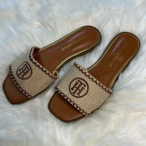 Tommy Hilfiger Pezley Sandals | Size 6.5